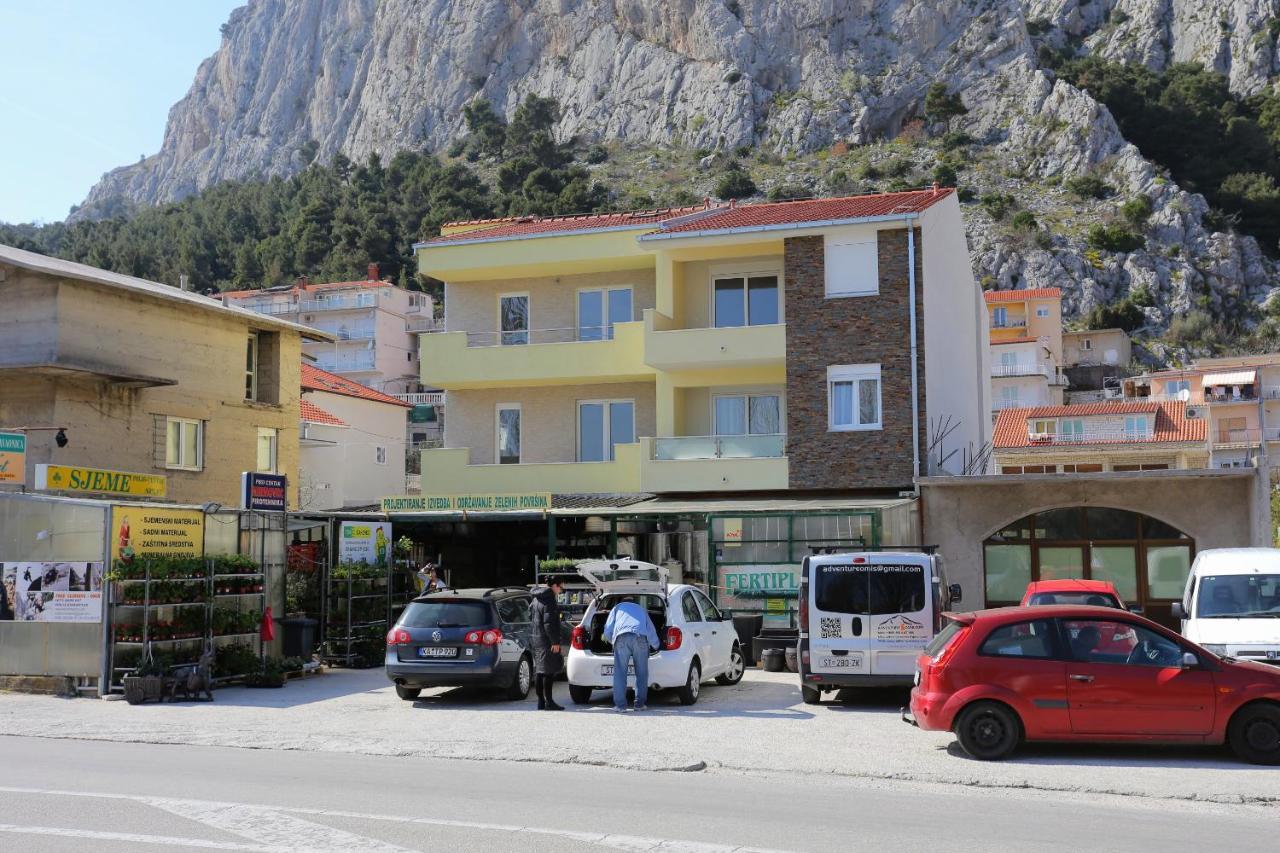 Apartments With A Parking Space Omis - 10362 외부 사진