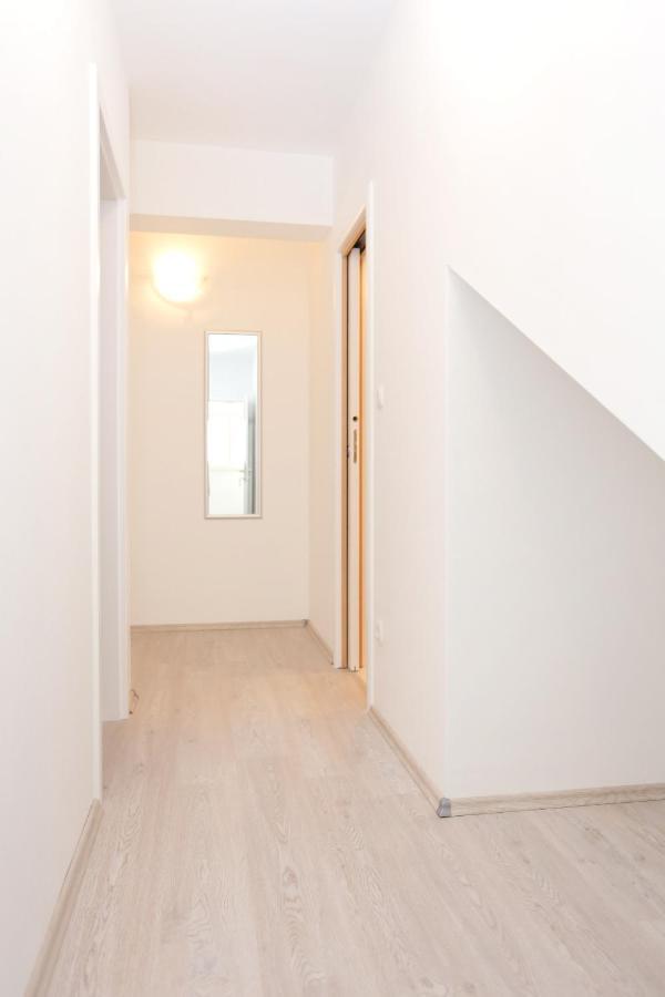 Apartments With A Parking Space Omis - 10362 외부 사진